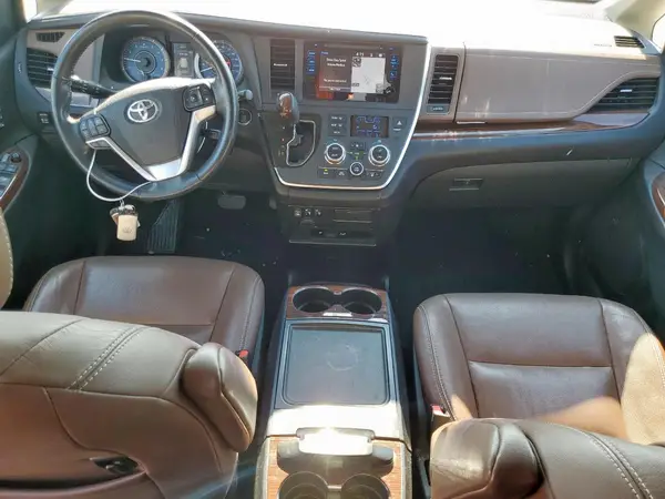 5TDYZ3DC5HS896674 2017 TOYOTA SIENNA - Image 8