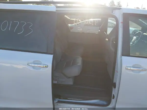 5TDYZ3DC5JS903421 2018 TOYOTA SIENNA - Image 8