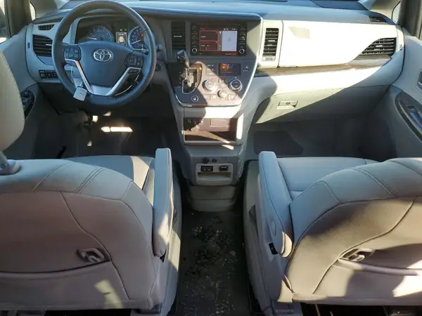 5TDYZ3DC5JS906920 2018 TOYOTA SIENNA - Image 8