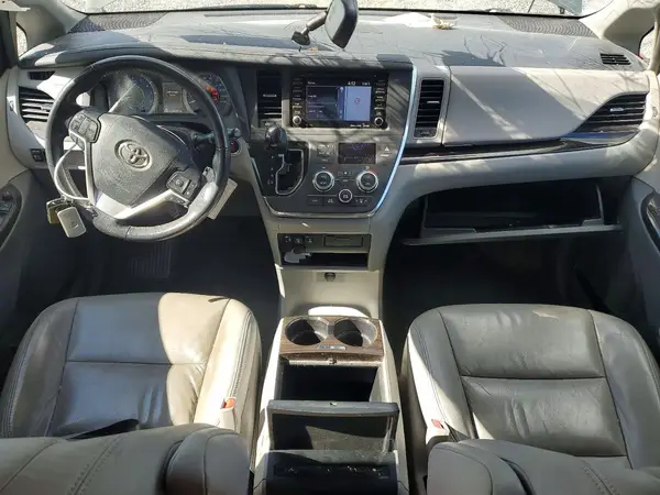 5TDYZ3DC5JS908196 2018 TOYOTA SIENNA - Image 8