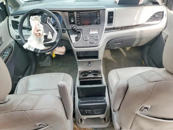 5TDYZ3DC5JS911745 2018 TOYOTA SIENNA - Image 8