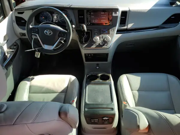 5TDYZ3DC5JS913379 2018 TOYOTA SIENNA - Image 8