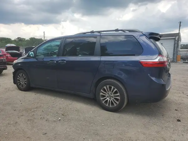5TDYZ3DC5JS913852 2018 TOYOTA SIENNA - Image 2