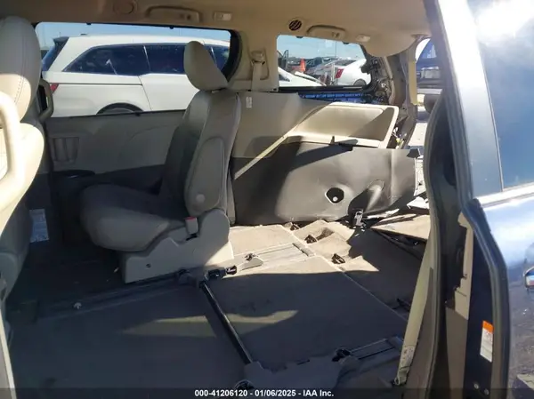 5TDYZ3DC5JS914497 2018 TOYOTA SIENNA - Image 8