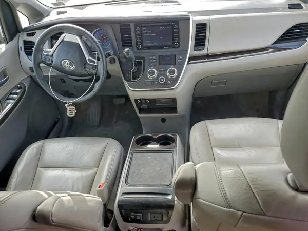 5TDYZ3DC5JS916329 2018 TOYOTA SIENNA - Image 8
