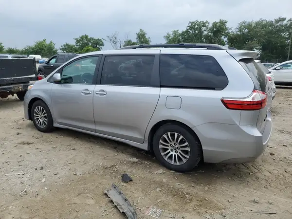 5TDYZ3DC5JS916895 2018 TOYOTA SIENNA - Image 2