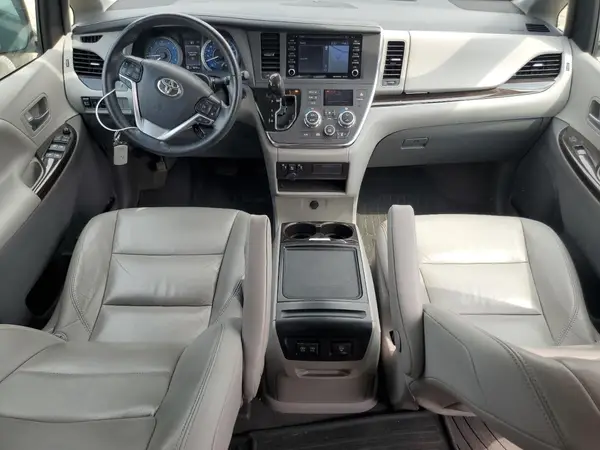 5TDYZ3DC5JS916895 2018 TOYOTA SIENNA - Image 8