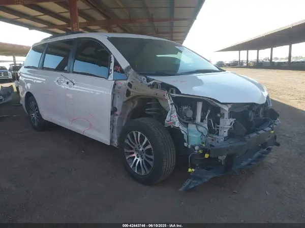 5TDYZ3DC5JS927489 2018 TOYOTA SIENNA - Image 1