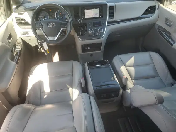 5TDYZ3DC5JS928173 2018 TOYOTA SIENNA - Image 8