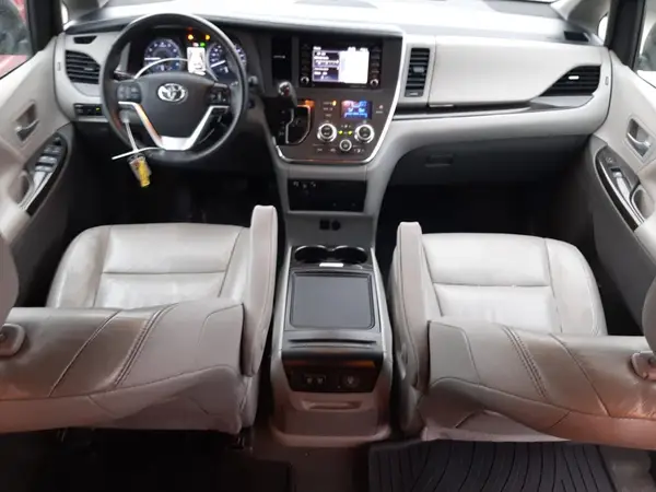 5TDYZ3DC5JS929713 2018 TOYOTA SIENNA - Image 8