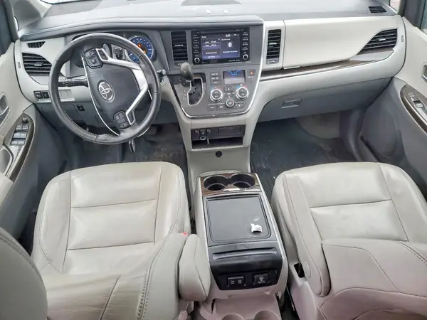 5TDYZ3DC5JS933163 2018 TOYOTA SIENNA - Image 8
