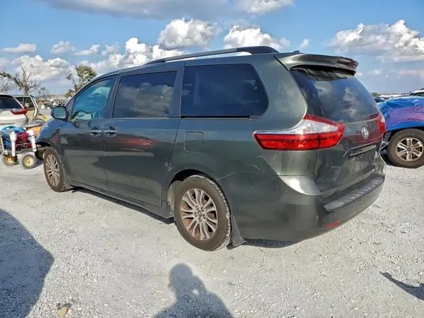 5TDYZ3DC5JS936936 2018 TOYOTA SIENNA - Image 2