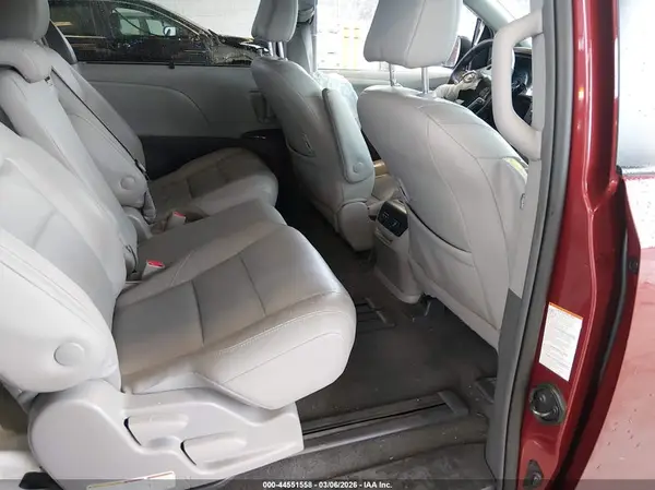 5TDYZ3DC5JS938086 2018 TOYOTA SIENNA - Image 8