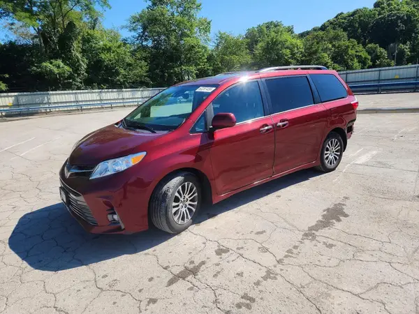 5TDYZ3DC5JS939982 2018 TOYOTA SIENNA - Image 1