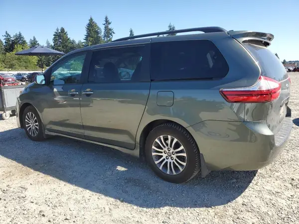 5TDYZ3DC5JS940114 2018 TOYOTA SIENNA - Image 2