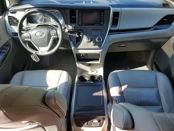 5TDYZ3DC5JS940775 2018 TOYOTA SIENNA - Image 8