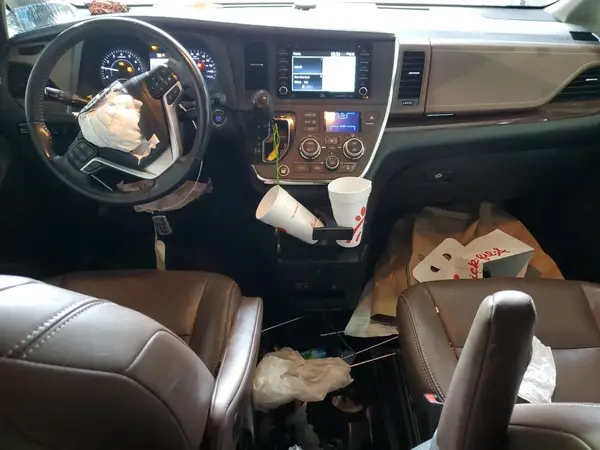 5TDYZ3DC5JS951792 2018 TOYOTA SIENNA - Image 8