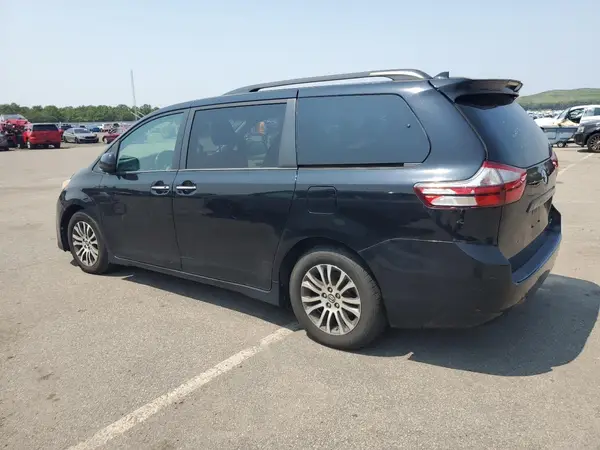 5TDYZ3DC5JS954398 2018 TOYOTA SIENNA - Image 2