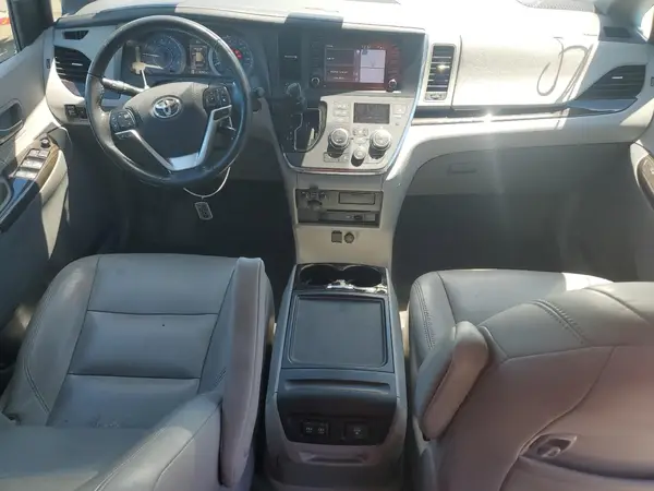 5TDYZ3DC5JS957432 2018 TOYOTA SIENNA - Image 8