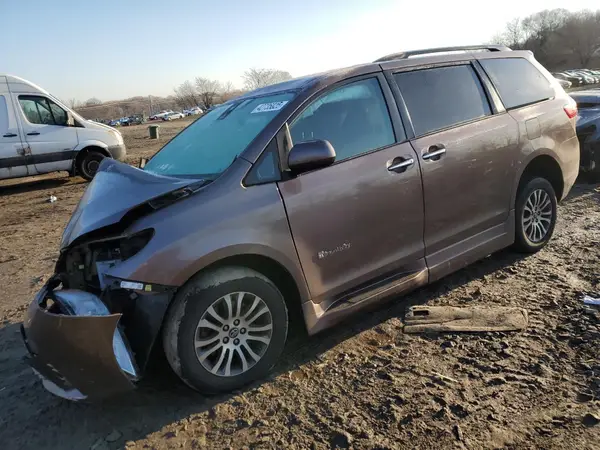 5TDYZ3DC5JS961397 2018 TOYOTA SIENNA - Image 1