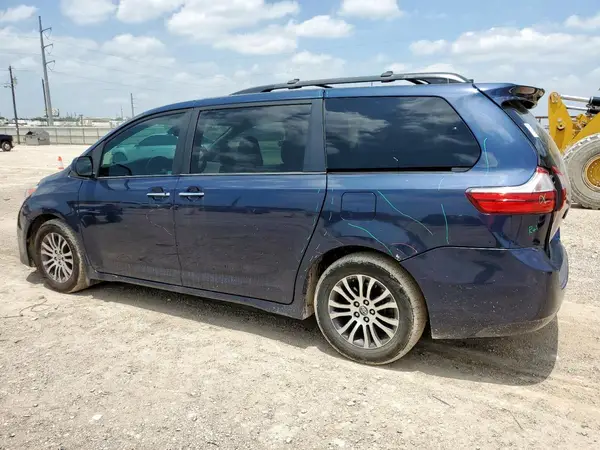 5TDYZ3DC5KS004544 2019 TOYOTA SIENNA - Image 2