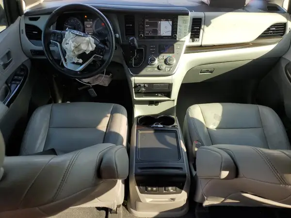 5TDYZ3DC5KS005483 2019 TOYOTA SIENNA - Image 8