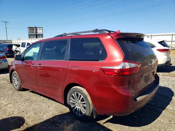 5TDYZ3DC5KS967122 2019 TOYOTA SIENNA - Image 2