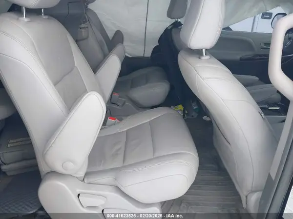 5TDYZ3DC5KS967976 2019 TOYOTA SIENNA - Image 8