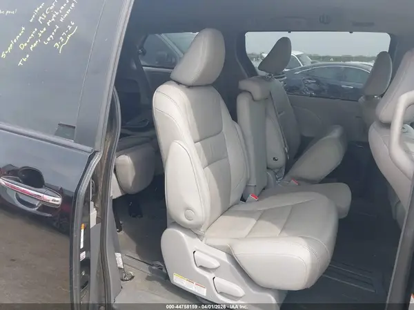 5TDYZ3DC5KS970991 2019 TOYOTA SIENNA - Image 8
