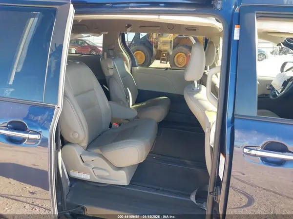 5TDYZ3DC5KS972353 2019 TOYOTA SIENNA - Image 8