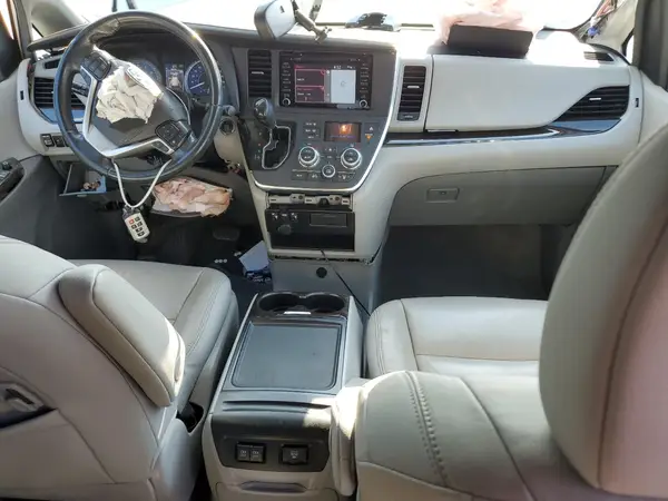 5TDYZ3DC5KS974572 2019 TOYOTA SIENNA - Image 8