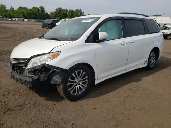 5TDYZ3DC5KS979447 2019 TOYOTA SIENNA - Image 1