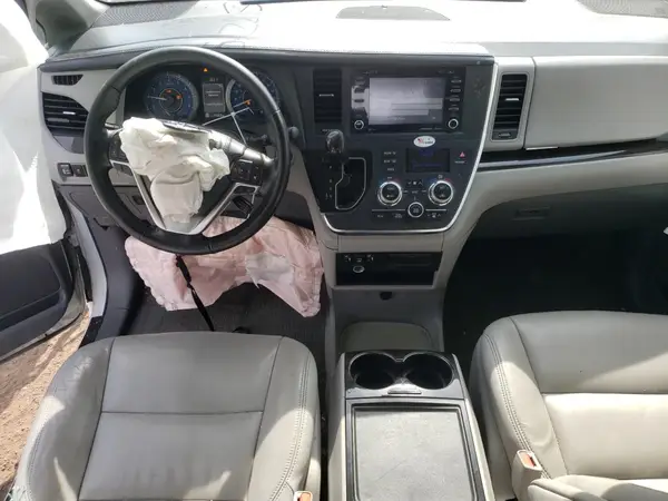 5TDYZ3DC5KS979447 2019 TOYOTA SIENNA - Image 8