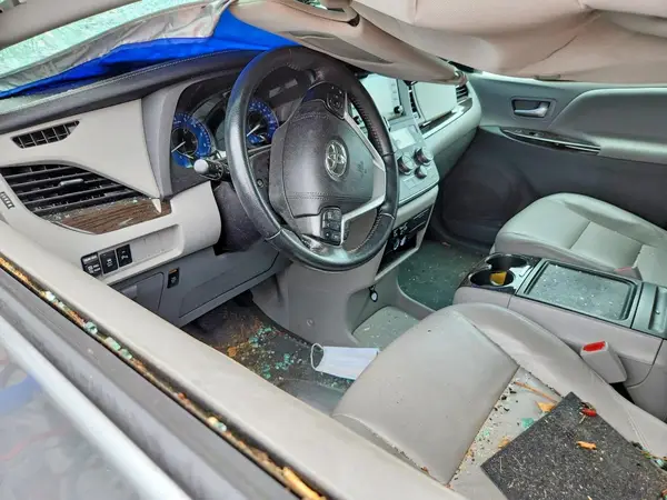 5TDYZ3DC5KS980517 2019 TOYOTA SIENNA - Image 8