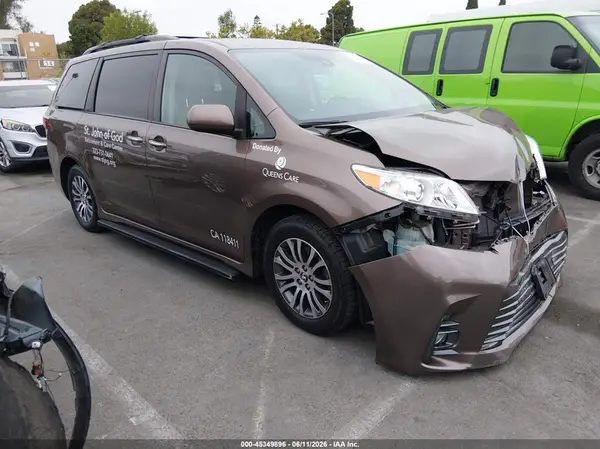 5TDYZ3DC5KS994188 2019 TOYOTA SIENNA - Image 1