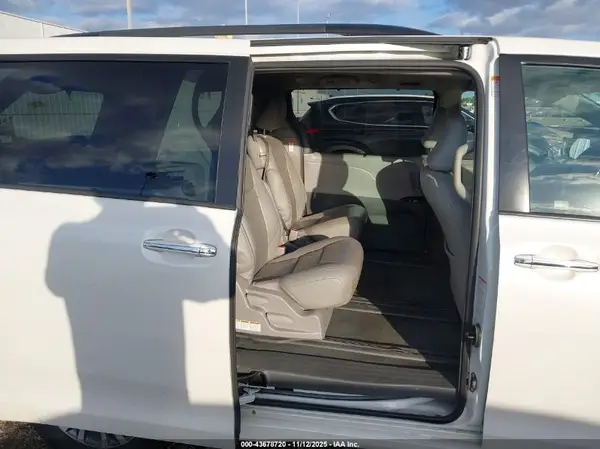 5TDYZ3DC5KS996829 2019 TOYOTA SIENNA - Image 8