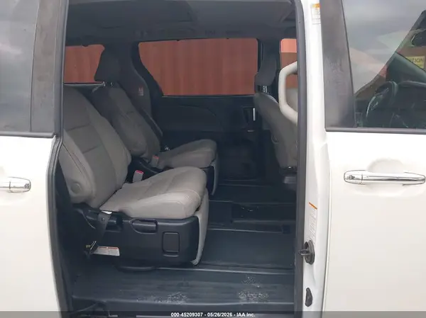 5TDYZ3DC5KS997639 2019 TOYOTA SIENNA - Image 8