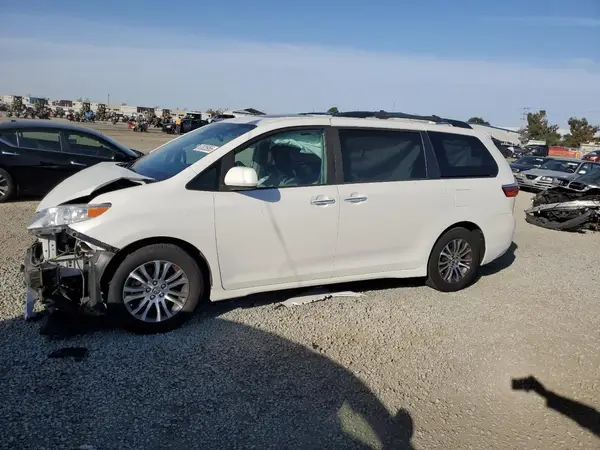 5TDYZ3DC5KS998595 2019 TOYOTA SIENNA - Image 1