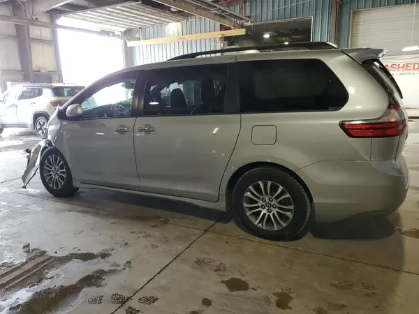 5TDYZ3DC5LS021216 2020 TOYOTA SIENNA - Image 2