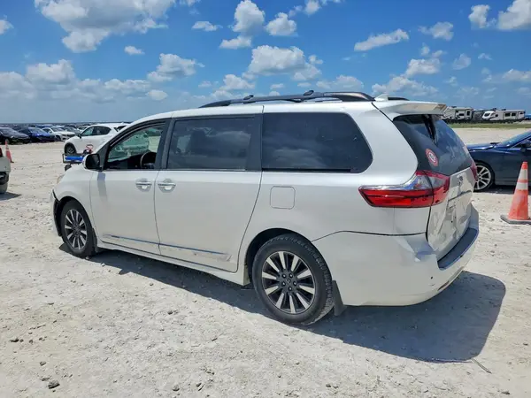 5TDYZ3DC5LS022947 2020 TOYOTA SIENNA - Image 2