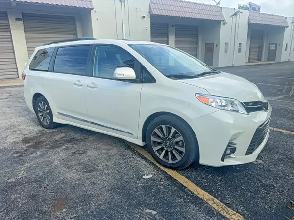5TDYZ3DC5LS025251 2020 TOYOTA SIENNA - Image 1
