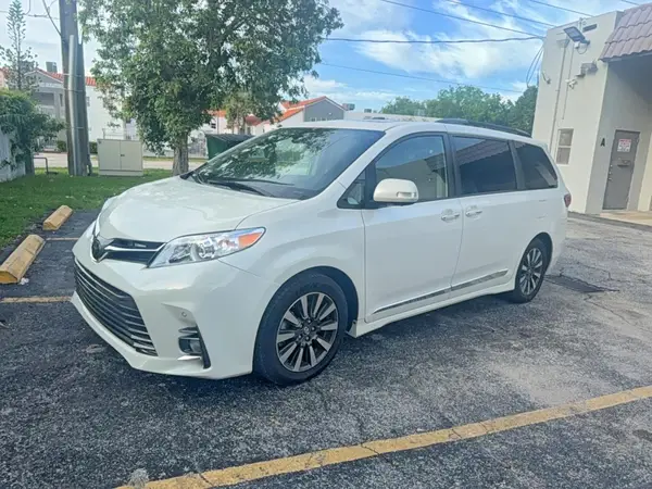5TDYZ3DC5LS025251 2020 TOYOTA SIENNA - Image 2