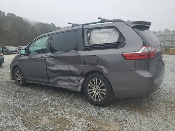 5TDYZ3DC5LS038128 2020 TOYOTA SIENNA - Image 2