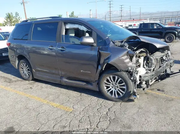 5TDYZ3DC5LS045919 2020 TOYOTA SIENNA - Image 1