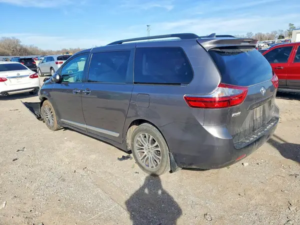 5TDYZ3DC5LS047752 2020 TOYOTA SIENNA - Image 2