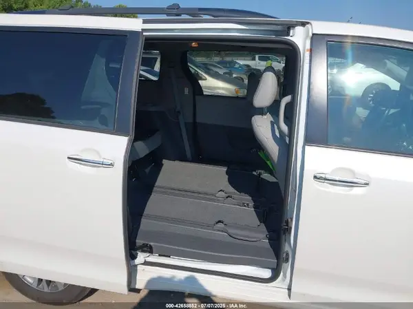 5TDYZ3DC5LS048304 2020 TOYOTA SIENNA - Image 8