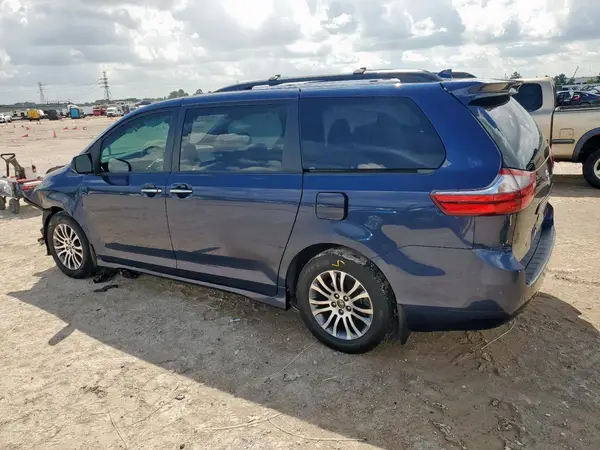 5TDYZ3DC5LS050005 2020 TOYOTA SIENNA - Image 2