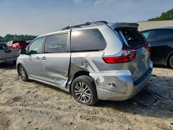 5TDYZ3DC5LS050070 2020 TOYOTA SIENNA - Image 2