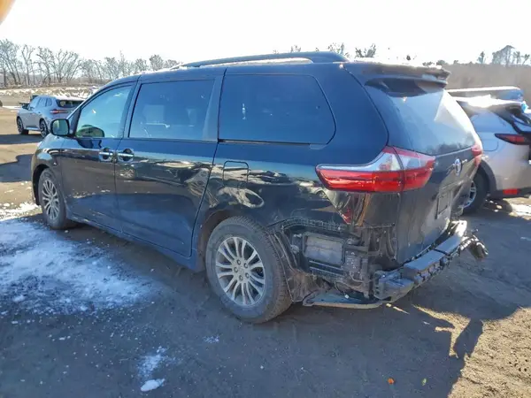 5TDYZ3DC5LS062901 2020 TOYOTA SIENNA - Image 2