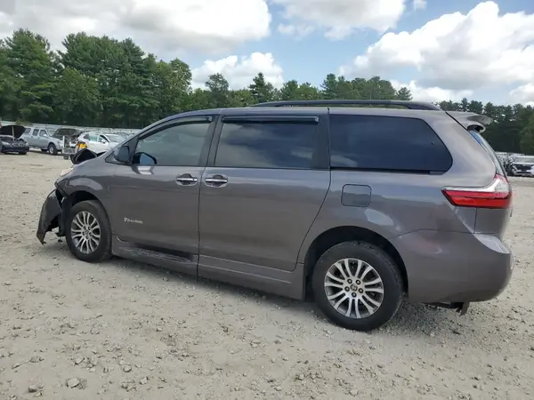 5TDYZ3DC5LS064504 2020 TOYOTA SIENNA - Image 2